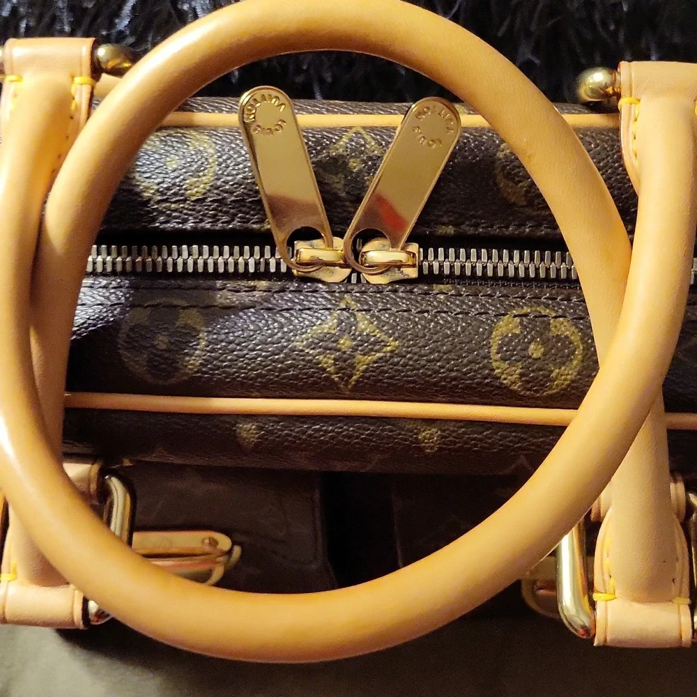 LOUIS VUITTON 🎀 EXCELLENT CONDITION 🩵DISCONTINUED 💄**MANHATTAN PM**💄 - Picture 14 of 14